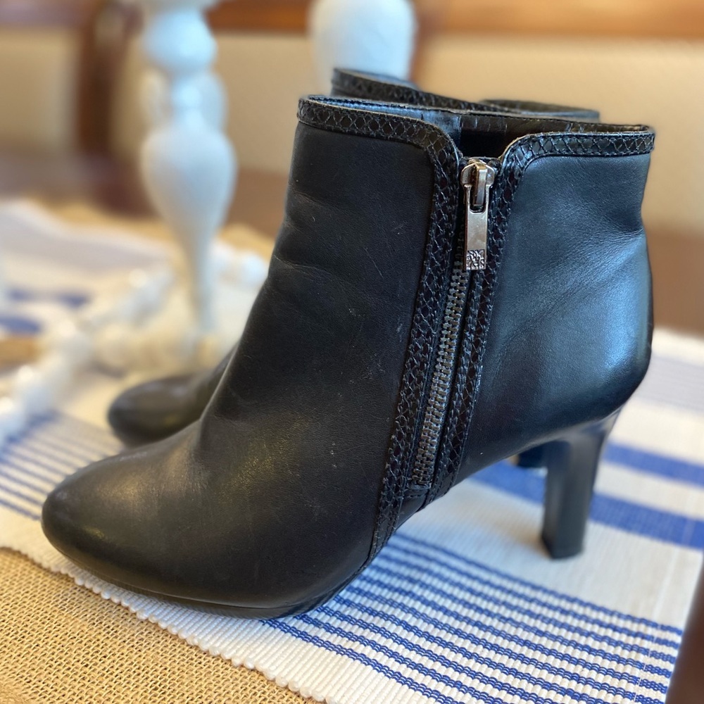 Anne Klein Caelina Black Leather Bootie Size 7.5